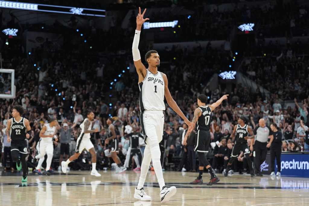 追梦：健康是唯一能阻止文班的东西 他用表现宣告自己现在就要MVP